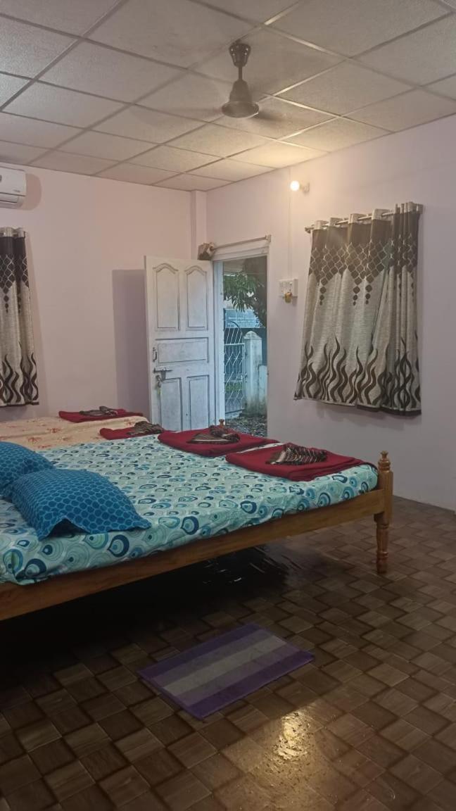 The Leisure Home Stay Shadipur Bilik gambar